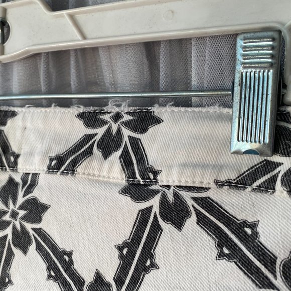 ISABEL MARANT BOLD RED FLORAL EMBROIDERED JEANS - Picture 9 of 11